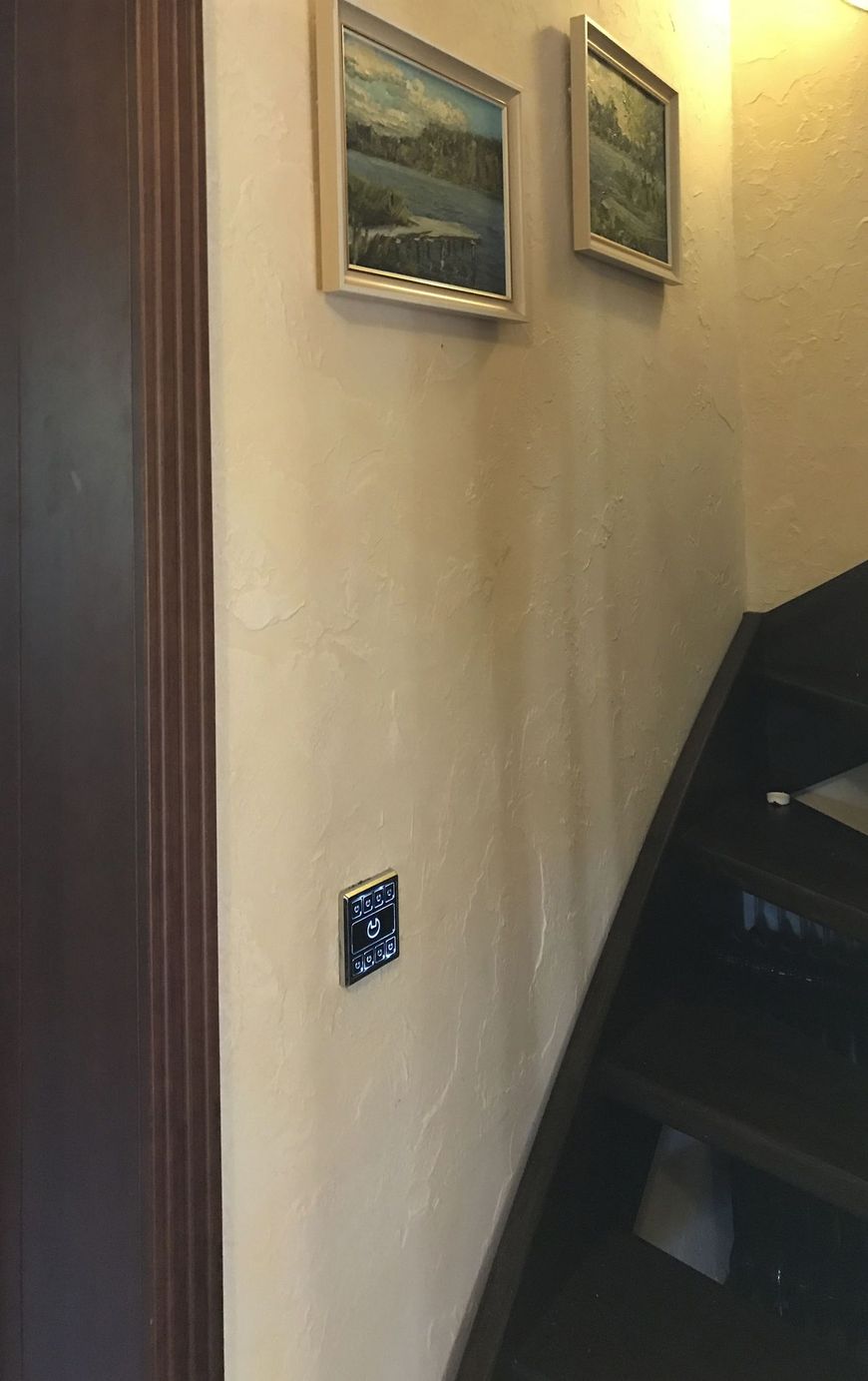 Чем отличается подключение умного выключателя и системы Умный Свет от установки обычного двухклавишного выключателя?